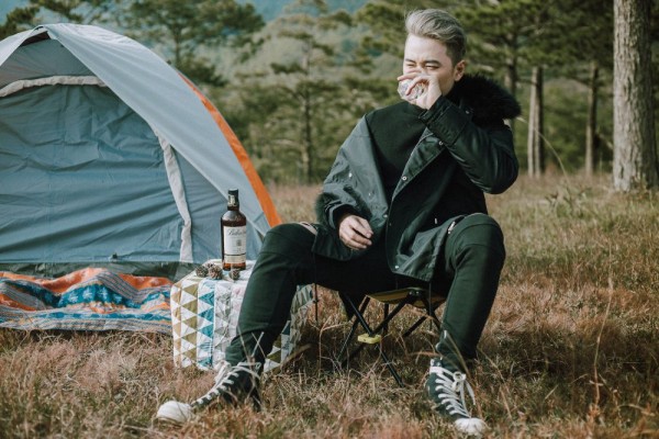 Cán mốc 100 triệu lượt nghe nhanh nhất, ‘Người lạ ơi’ vượt cả tượng đài kỷ lục ‘Em gái mưa’